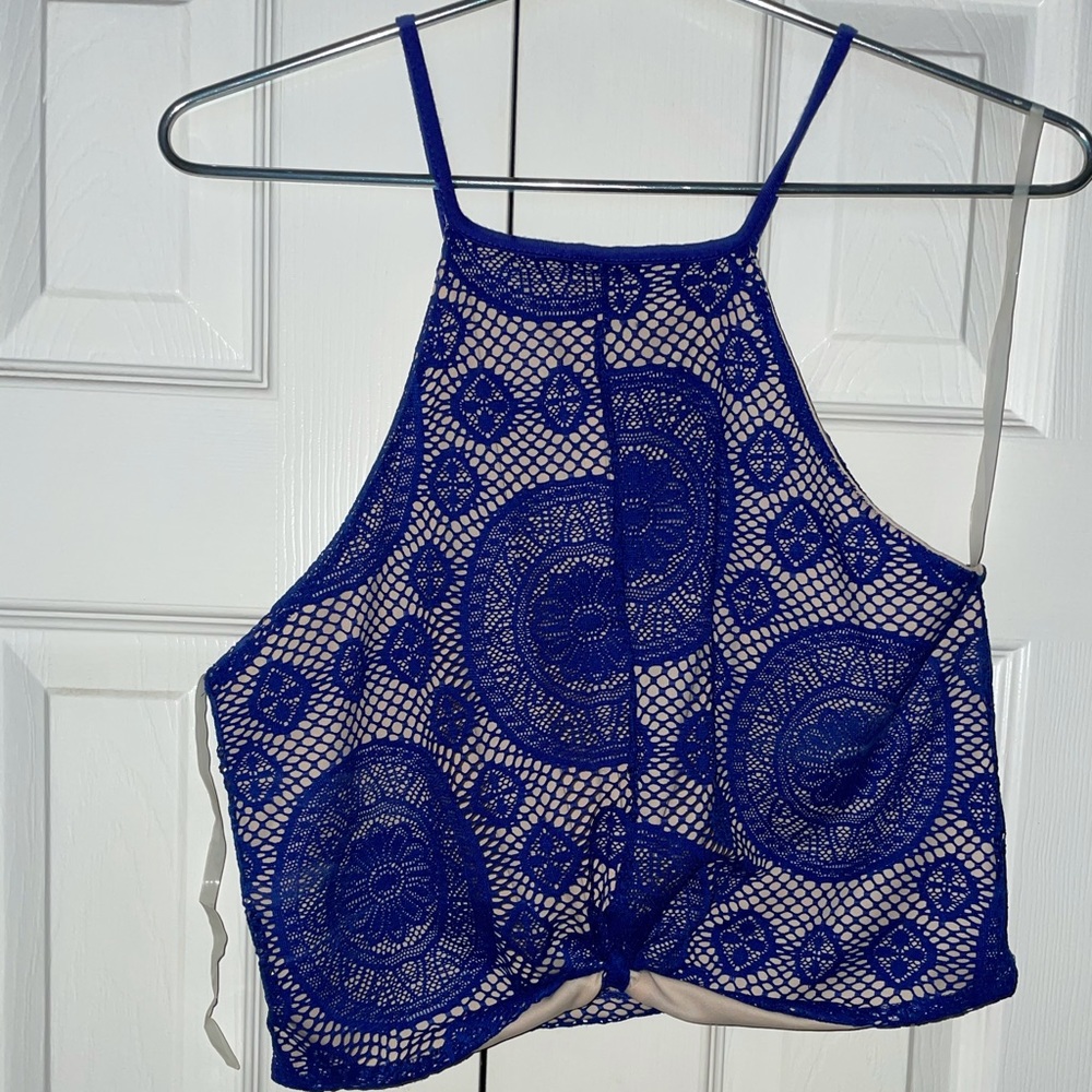 Charlotte Russe cropped top Large